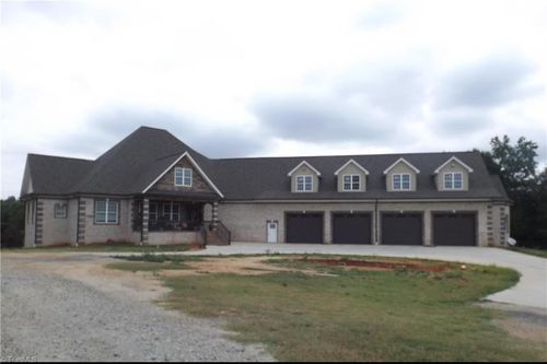 2745 Wiley Farm Rd, Kernersville, NC, 27284-2091 | Card Image