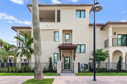 8336 Central Park Blvd, Doral, FL, 33166-5543 | Card Image