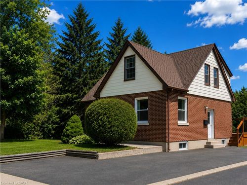 15 Barrett Ave, Cambridge, ON, N1R3A1 | Card Image