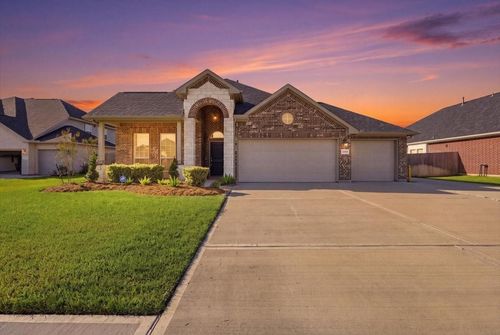 12031 Champions Forest Dr, Mont Belvieu, TX, 77535-1264 | Card Image