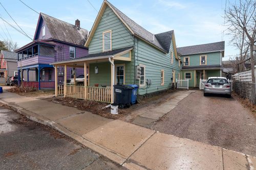 2-35 Convent Sq, Burlington, VT, 05401-5137 | Card Image