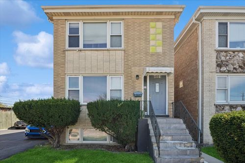 2-4951 Foster Ave, Chicago, IL, 60630-1635 | Card Image