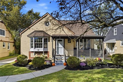 28 Flora Rd, Cheektowaga, NY, 14225-1733 | Card Image