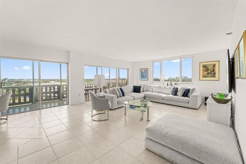 apt-1017-4001 Hillcrest Dr, Hollywood, FL, 33021-7927 | Card Image