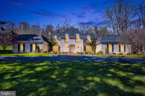 2065 Youngs Rd, HANOVER, PA, 17331-9455 | Card Image