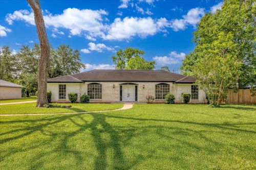 104 Iris St, Lake Jackson, TX, 77566-4654 | Card Image