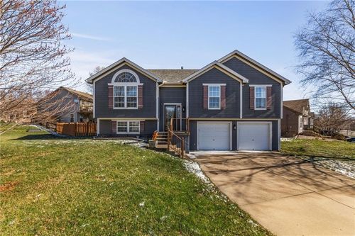 1105 Kent Dr, Belton, MO, 64012-3279 | Card Image