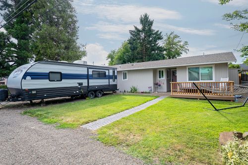 514 S Royal Ave, Eagle Point, OR, 97524-8503 | Card Image