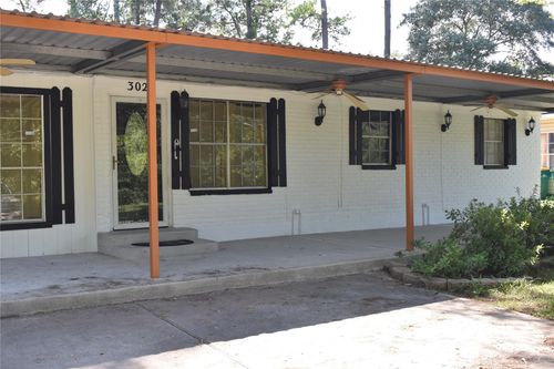 302 Arrowhead Dr, Montgomery, TX, 77316-6109 | Card Image