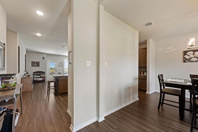 2040 Muscadine Trl, House other with 3 bedrooms, 2 bathrooms and 2 parking in Brenham TX | Image 5