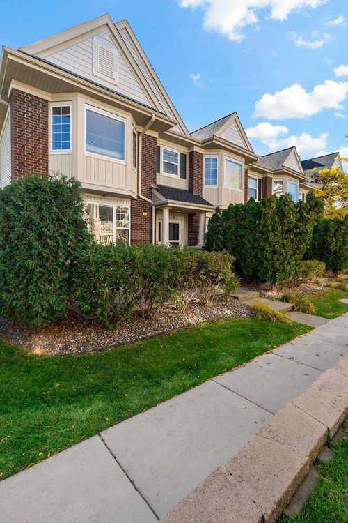 209-13800 53rd Ave N, Plymouth, MN, 55446-1841 | Card Image