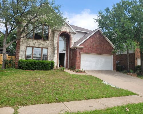 2104 Royal Oak Dr, Bedford, TX, 76021-6063 | Card Image