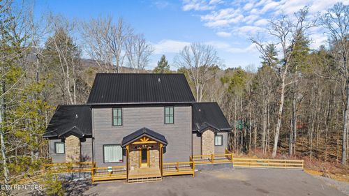 2749 Owls Cove Way, Sevierville, TN, 37862-7967 | Card Image