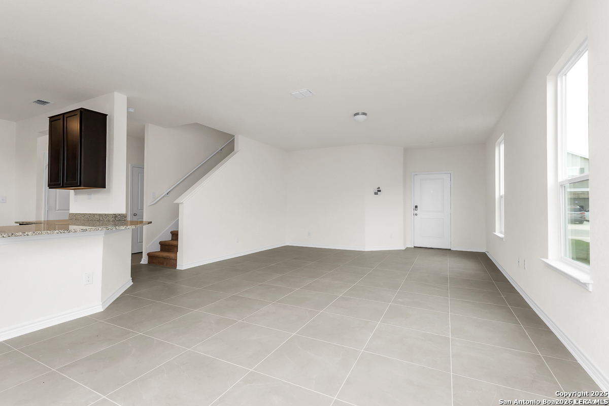 Residential Lease in Elmendorf 3