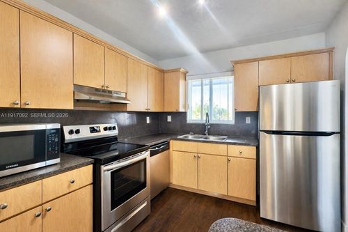 apt-204-980 Ne 170th St, North Miami Beach, FL, 33162-2542 | Card Image