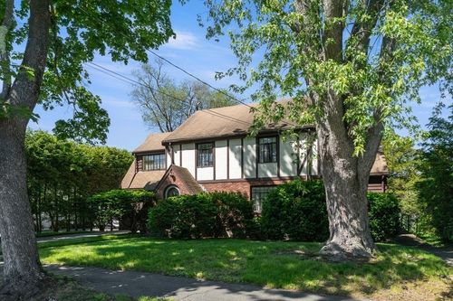 21 Whittlesey Rd, Newton, MA, 02459-2621 | Card Image