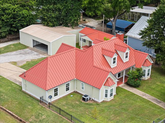 411 W Austin St, House other with 3 bedrooms, 2 bathrooms and null parking in Jefferson TX | Image 45