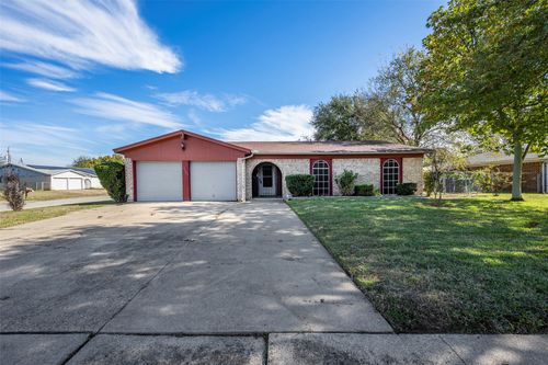3501 Richardson Ct W, Fort Worth, TX, 76119-1715 | Card Image