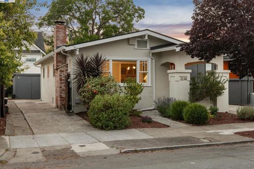 2138 Byron St, Berkeley, CA, 94702-1858 | Card Image