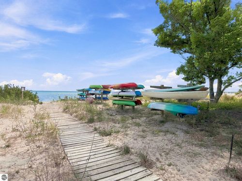 13057 N Cherrywood Ct, Northport, MI, 49670 | Card Image