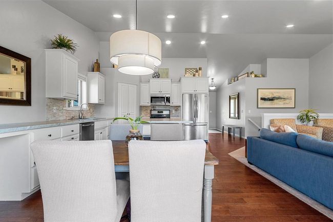 635 Pebblestone Circle, House other with 4 bedrooms, 4 bathrooms and null parking in HOBART WI | Image 14