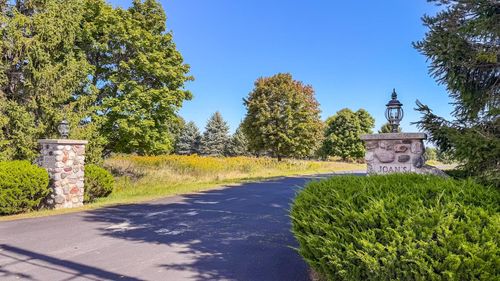 1 Joans Ct, BELGIUM, WI, 53004 | Card Image