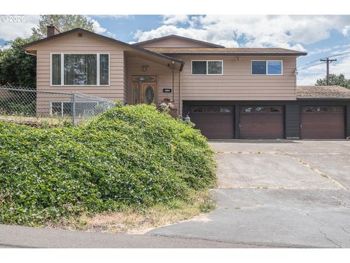 13212 Se Lucille St, Happy Valley, OR, 97086-5920 | Card Image