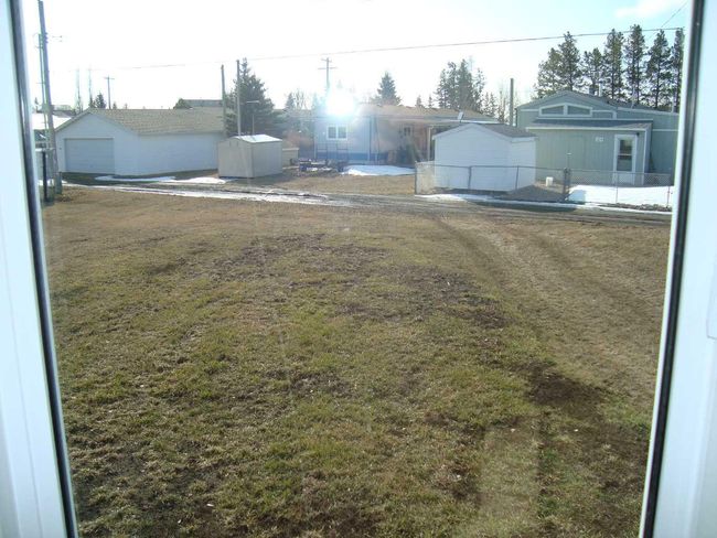 8 Trochu Avenue, House other with 3 bedrooms, 2 bathrooms and 3 parking in Trochu AB | Image 24