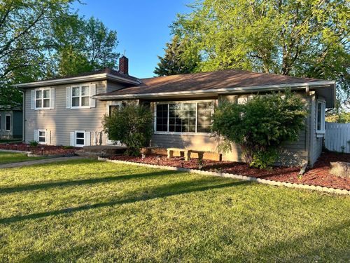 324 Maple Ave S, Thief River Falls, MN, 56701-3225 | Card Image