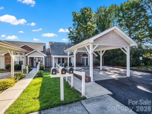 59 S Woodridge View Ct, Hendersonville, NC, 28791-8629 | Card Image