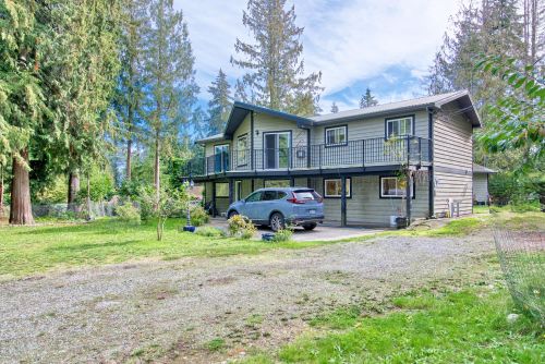 7717 Fawn Rd, Halfmoon Bay, BC, V7Z1C4 | Card Image