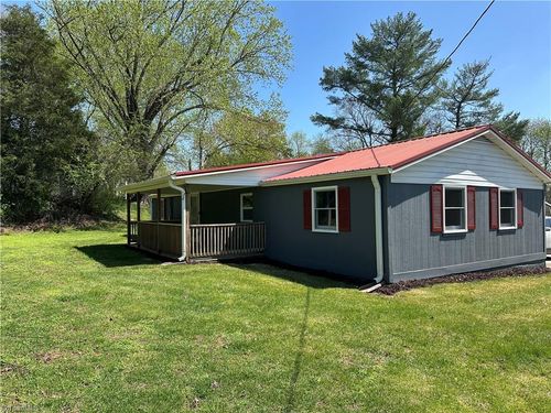 440 Hilltop Cir, Ronda, NC, 28670-8953 | Card Image