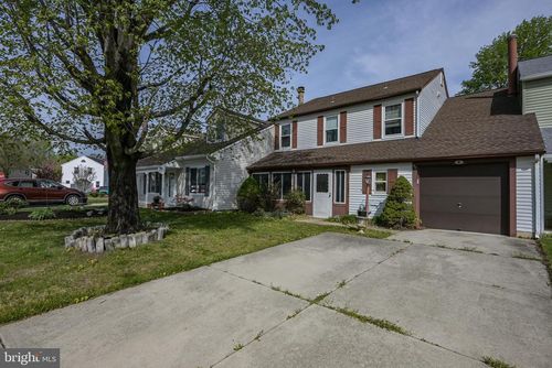 4 Warbler Dr, VOORHEES, NJ, 08043-1613 | Card Image