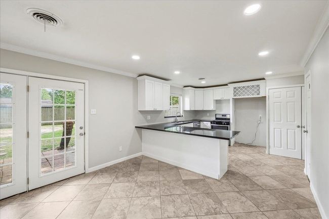 4655 Dellwood Ln, House other with 3 bedrooms, 2 bathrooms and null parking in Beaumont TX | Image 6