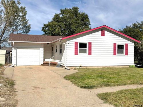 1218 I Street, Geneva, NE, 68361 | Card Image