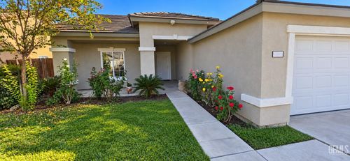515 Bora Bora Ln, Bakersfield, CA, 93307-5767 | Card Image