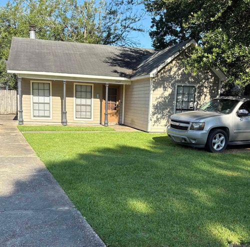 11127 Village Green Dr, Greenwell Springs, LA, 70739-5439 | Card Image