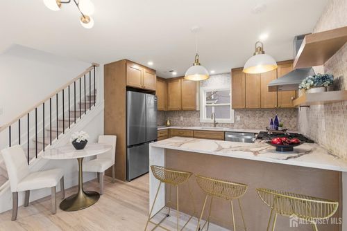 23 Morse Ave, Edison, NJ, 08817-5211 | Card Image