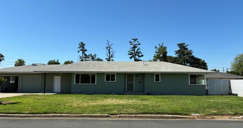 5244 E Turner Ave, Fresno, CA, 93727-2601 | Card Image