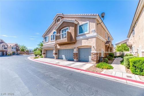 102-4833 Straight Flush Dr, Las Vegas, NV, 89122-2595 | Card Image