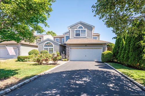 10 Windwatch Dr, Hauppauge, NY, 11788-3345 | Card Image