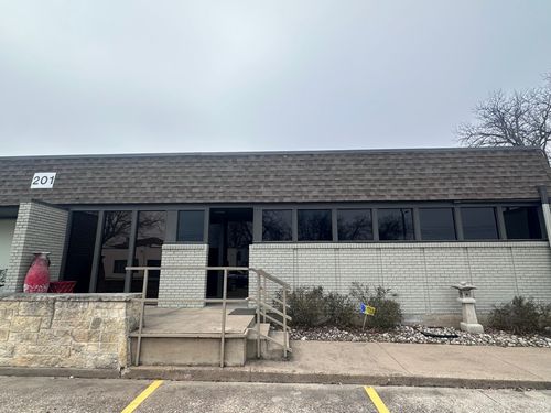 ste-i-201 Ferris Ave, Waxahachie, TX, 75165-3660 | Card Image
