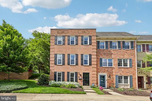 7438 Hallcrest Dr, MCLEAN, VA, 22102-2929 | Card Image