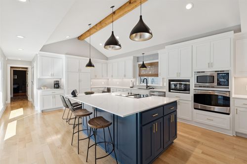 7221 Pleasant View Dr, Dallas, TX, 75231-4831 | Card Image