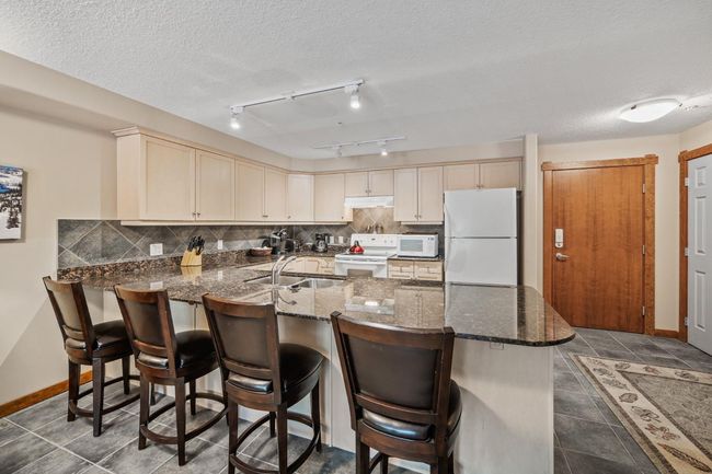 103 - 170 Crossbow Place, Condo with 2 bedrooms, 2 bathrooms and 1 parking in Canmore AB | Image 6