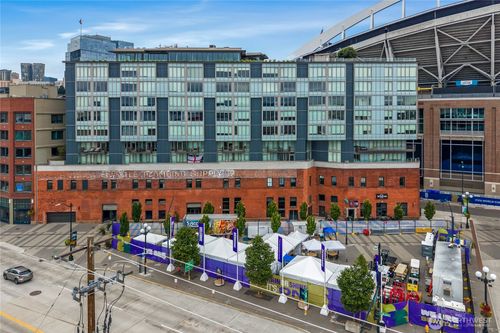 902-590 1st Ave S, Seattle, WA, 98104-3778 | Card Image