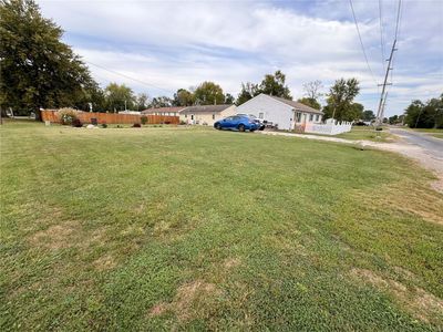 314 S Oak Street, House other with 3 bedrooms, 1 bathrooms and 2 parking in Vandalia MO | Image 2