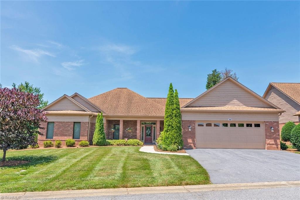 Hollybrook Dr, Advance, NC 27006