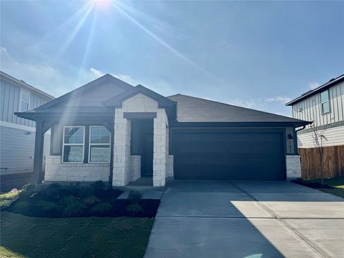 141 Boondoggle Rdg, Cedar Creek, TX, 78612-2243 | Card Image