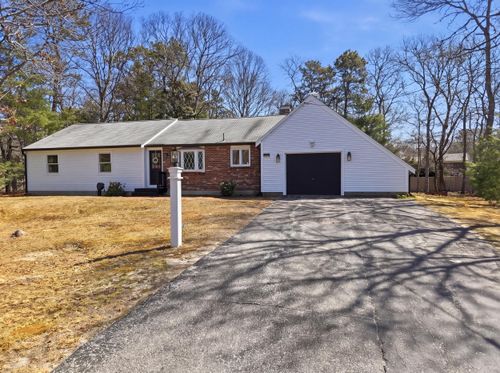 38 White Oak Trl, Centerville, MA, 02632-1640 | Card Image